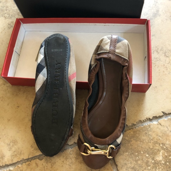 COPY - Burberry flats - Picture 2 of 3